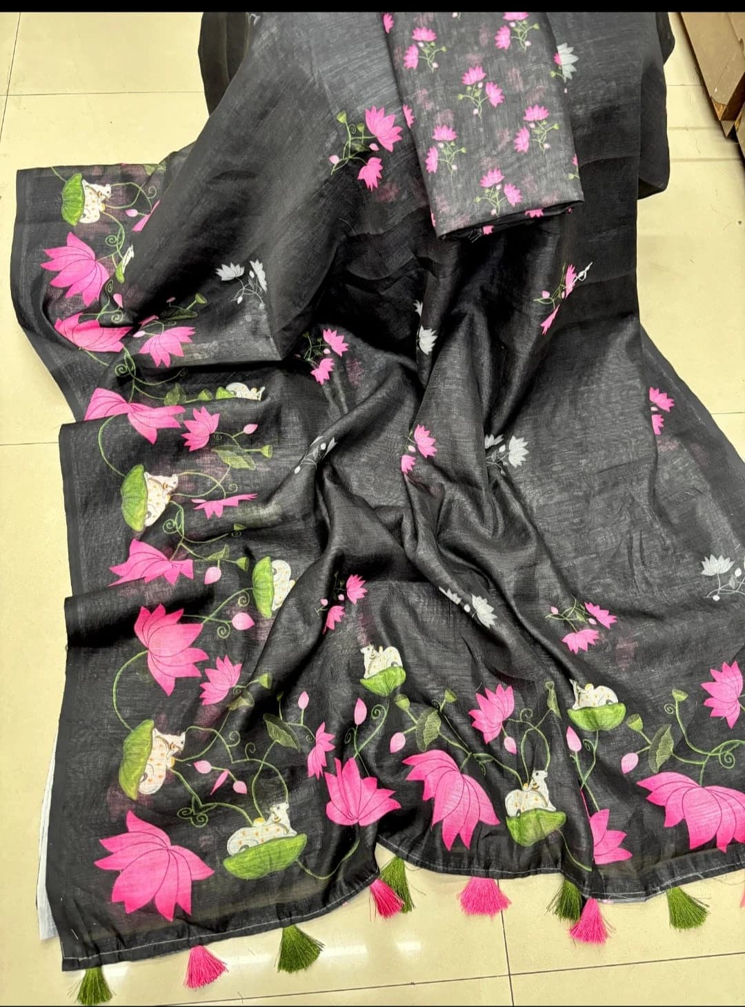 Linen Printed Saree with Blouse